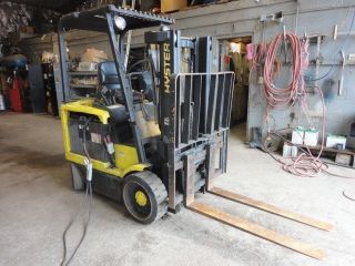 Hyster 5000lb Electric 36volt 2 Stage With Side Shift 2353hrs Stk Number 31045 photo