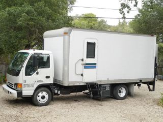 2000 Isuzu Npr photo