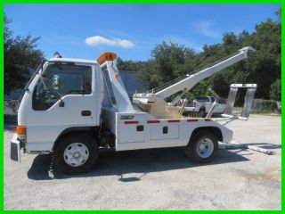 2002 Isuzu Npr Wrecker photo