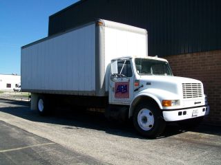 2001 International 4700lp photo