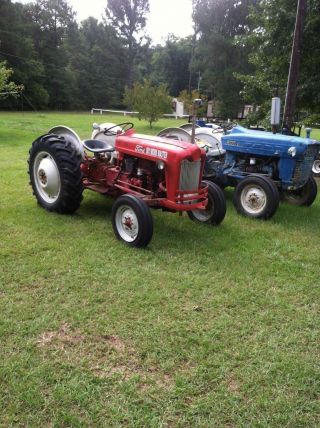 601 Ford Diesel Tractor 3 Point Lift With Live Pto photo