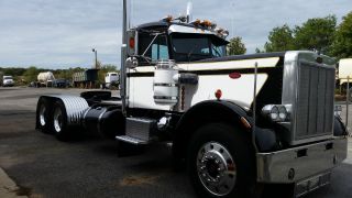 1971 Peterbilt 359 photo