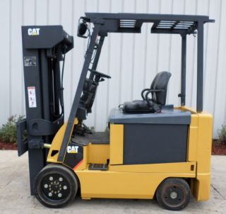 Caterpillar Model E6000 (2009) 6000 Lbs Capacity Great 4 Wheel Electric Forklift photo