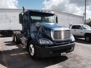 2007 Freightliner Cl12064st - Columbia 120 photo