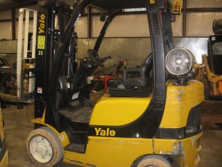 2010 Yale 5,  000lb Cushion Tire Forklift photo