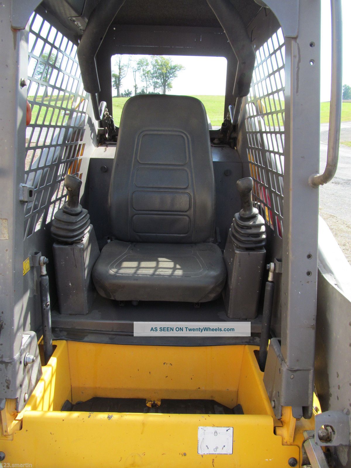 2007 Volvo Mc90b Skid Steer, 901 Hours, Foam Filled Tires, Bobcat Gehl