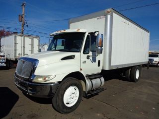 2007 International 4200 20 ' Box Truck photo