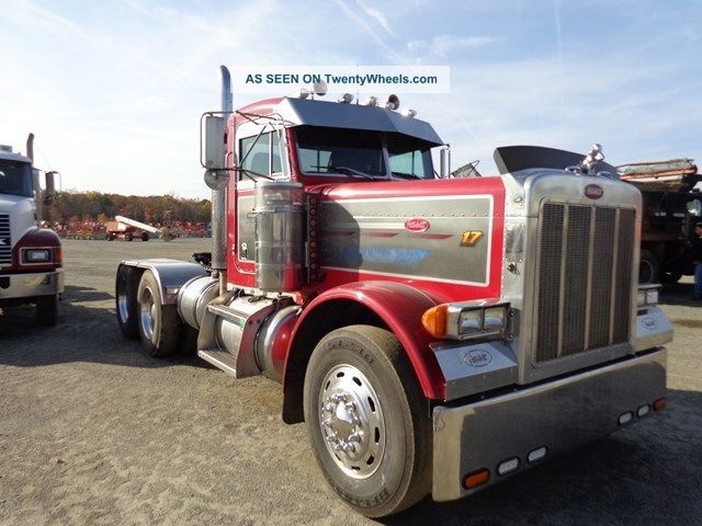 2000 Peterbilt 379 Heavy Hauler Daycab Truck Daycab Semi Trucks photo