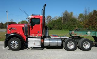 2001 Kenworth W - 900 photo