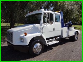 1999 Freightliner Fl60 photo