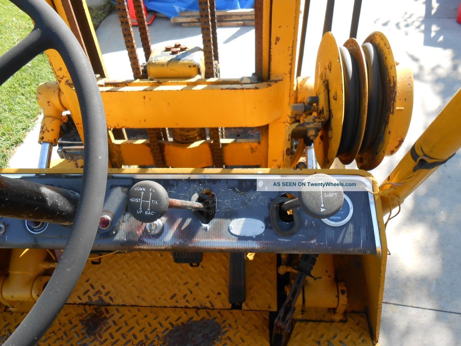 Hyster H40F forklift in Lawrence, KS | Item H2505 sold | Purple Wave Hyster H40F forklift in Lawrence, KS | Item H2505 sold | Purple Wave