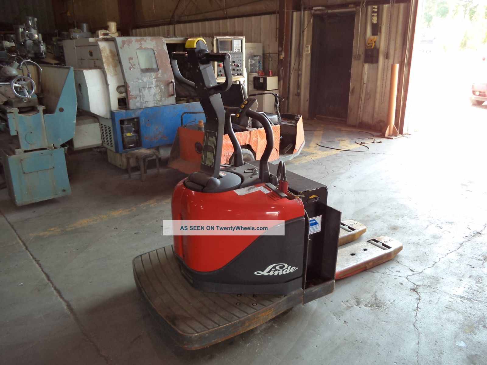 2004 Linde 6000,  6,  000 24vdc Battery Operated Electric Pallet Jack Forklifts photo