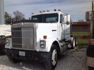 1993 International 9300 photo