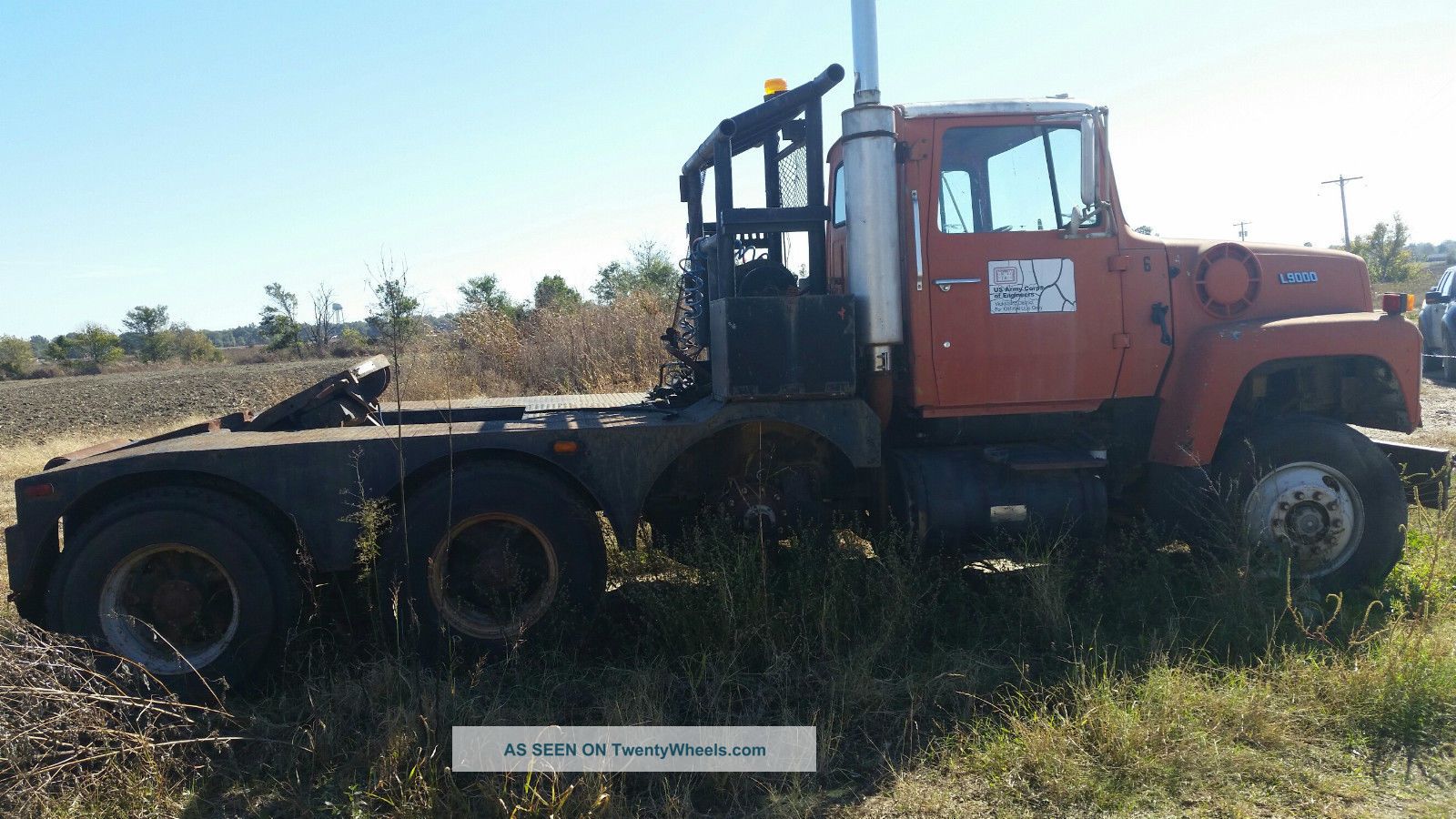 1987 Ford L9000 Daycab Semi Trucks photo