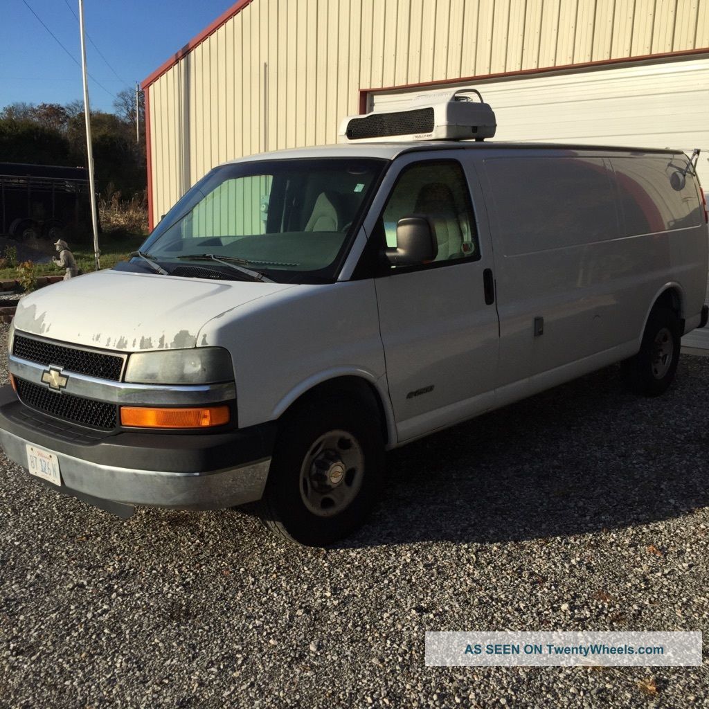 2003 Chevrolet Express Van Box Trucks / Cube Vans photo
