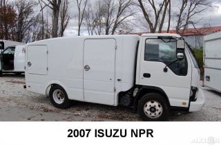 2007 Isuzu Npr photo