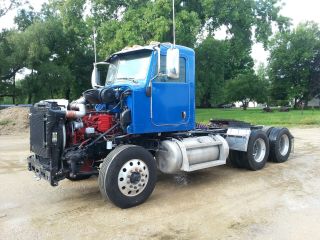 2010 Peterbilt 384 photo