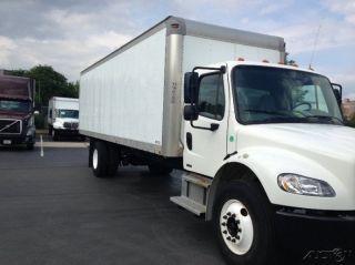 2011 Freightliner Business Class M2 106 photo