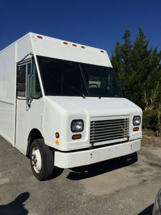 2004 Freightliner Box Van photo