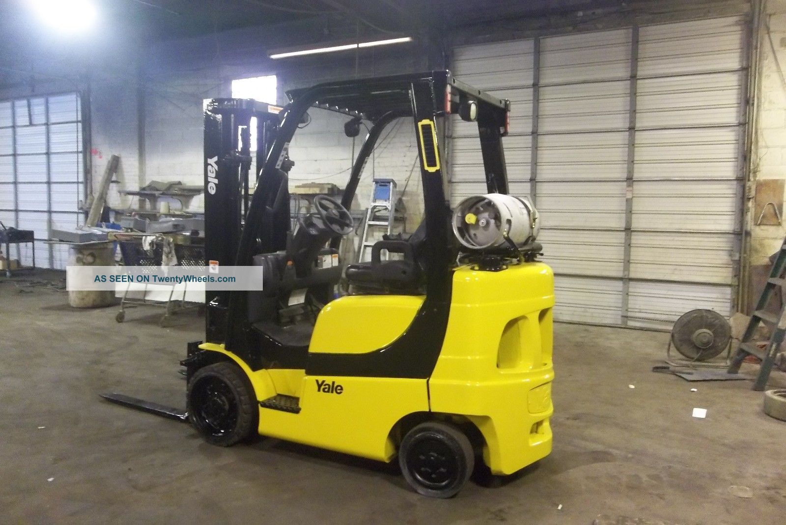 Yale 5000 Lb Forklift Triple Mast And Side Shift Yr Made 2008 Forklifts photo
