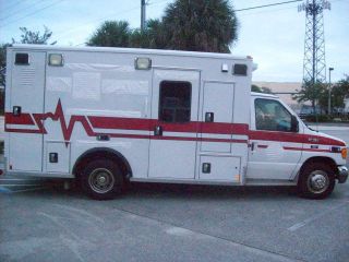2004 Ford Wheeled Coach Ambulance E - 450 photo