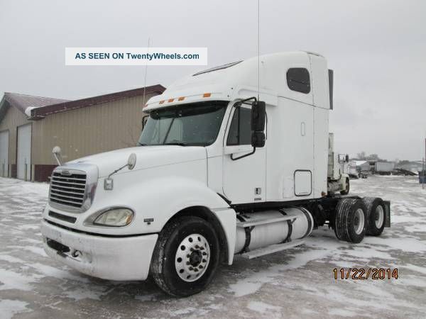 2004 Freightliner Columbia Other Heavy Duty Trucks photo