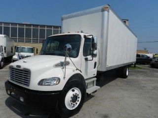 2007 Freightliner 28.  5 - Ft Box photo