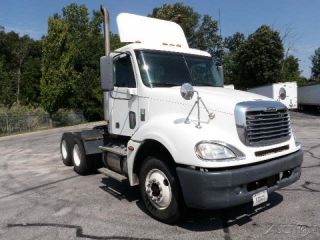 2005 Freightliner Cl12064st - Columbia 120 photo