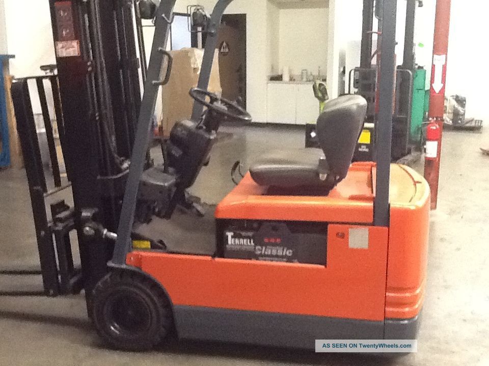 Toyota 3 Wheel Electric Forklift 5fbe15 3,  000lbs Capacity Forklifts photo