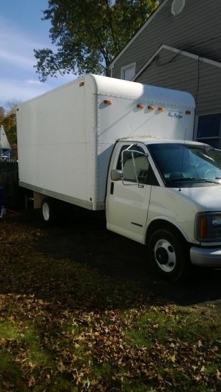 1999 Chevrolet 3500 Express Box Truck photo