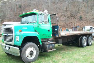 1996 Ford L - 8000 photo