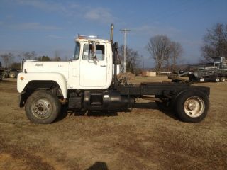 1984 Mack R686t photo