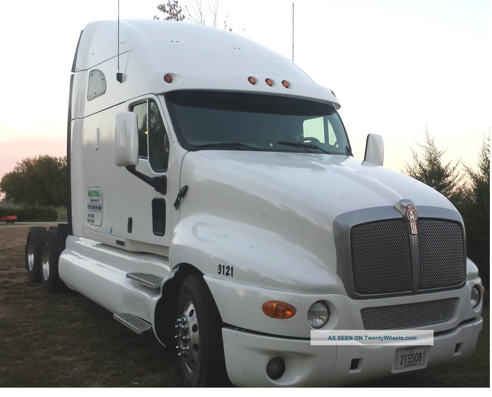 2009 Kenworth T2000 Sleeper Semi Trucks photo