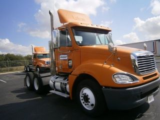 2008 Freightliner Cl12064st - Columbia 120 photo