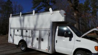 2004 Ford E - 450 Duty photo