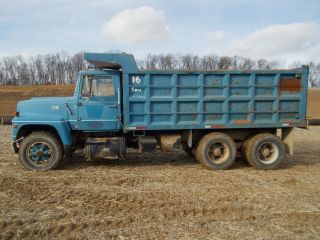 1985 Ford L9000 photo