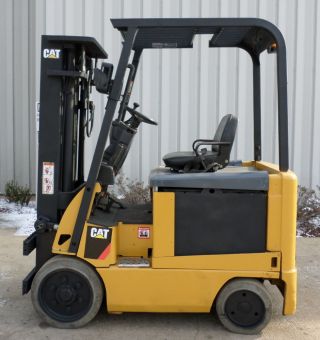 Caterpillar Model E4000 (2008) 4000 Lbs Capacity Great 4 Wheel Electric Forklift photo