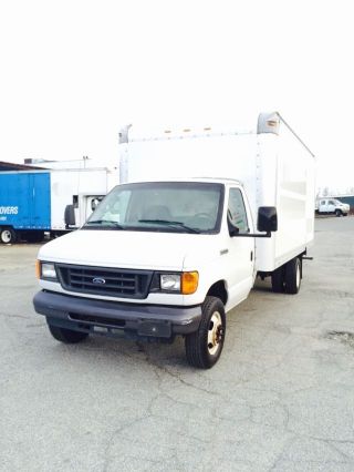 2006 Ford E350 photo