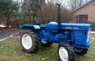 Ringo 3000 Compact Diesel 4x4 Tractor 30 Hp.  3 Point T Hitch photo