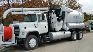 1996 Ford Ford Vactor Truck photo