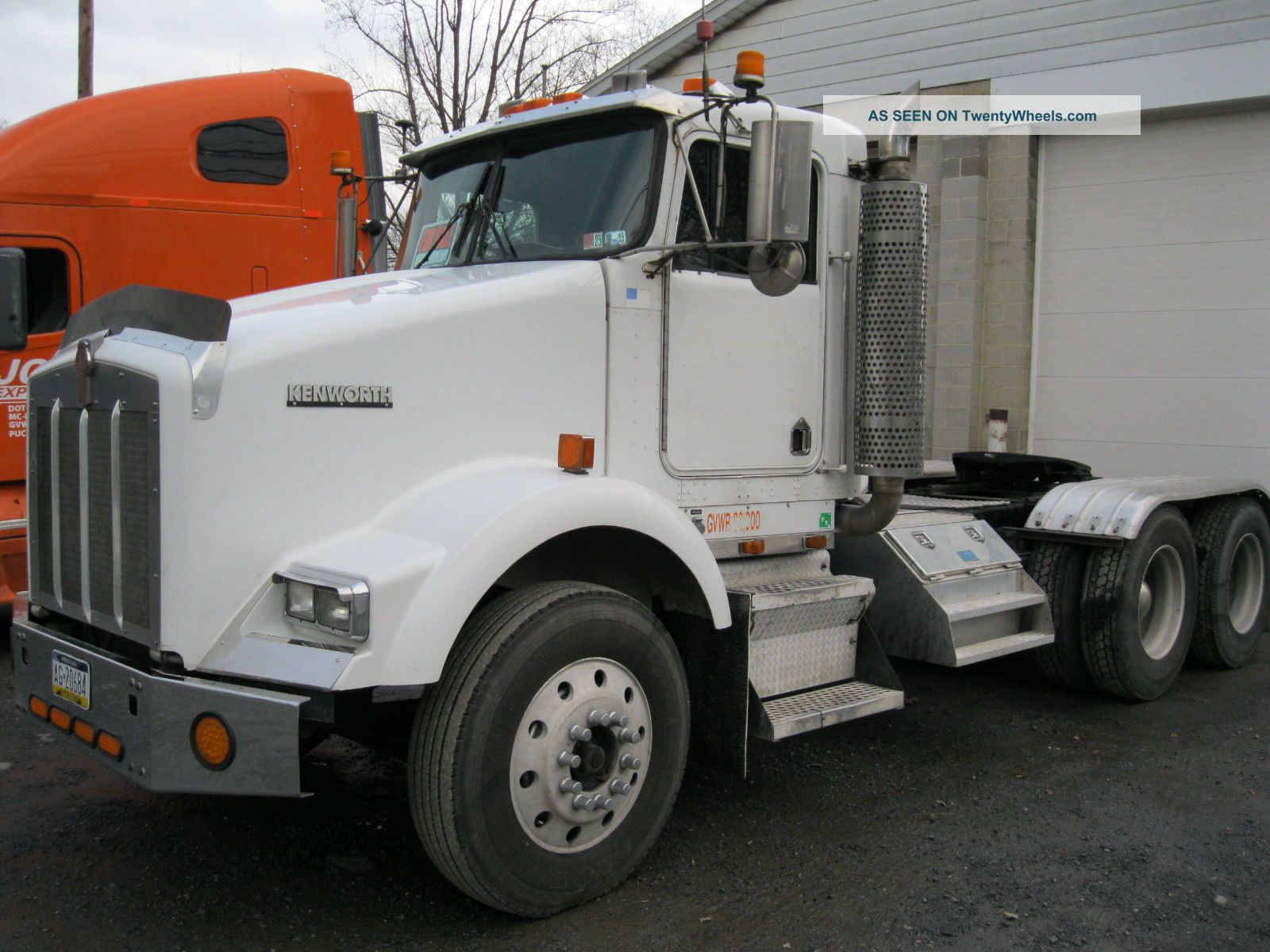 1999 Kenworth T800 Daycab Semi Trucks photo