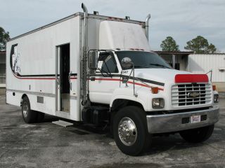 1998 Chevrolet Kodiak C - 6500 W/ 22 ' Box photo