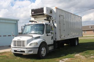 2006 Freightliner Business Class M2 photo