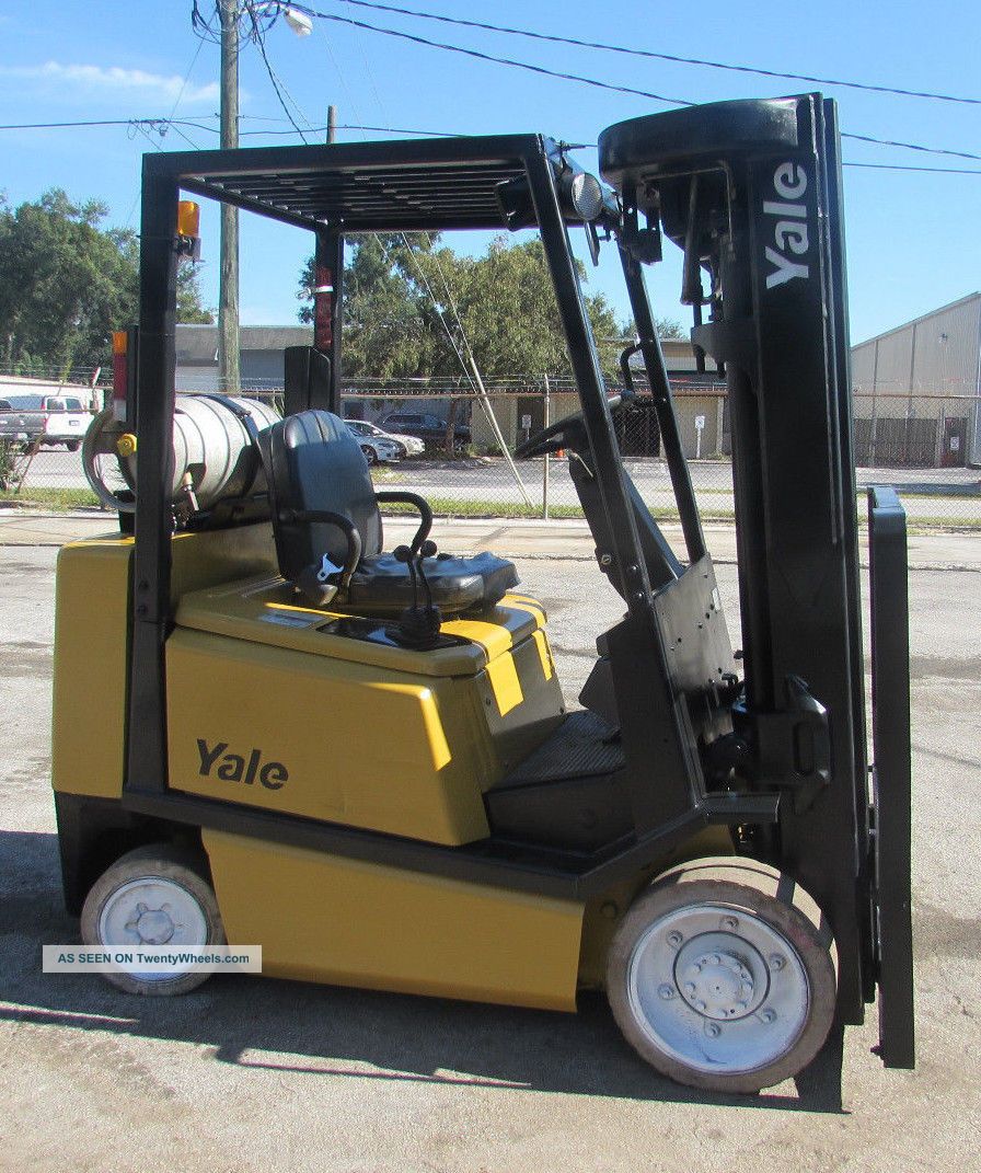 Yale 4 Stage Mast Forklift