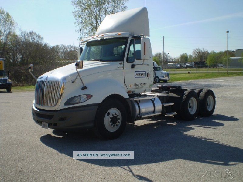 2010 International Prostar Daycab Semi Trucks photo