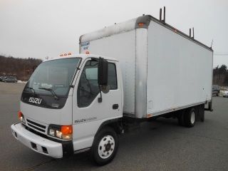 2005 Isuzu Npr photo