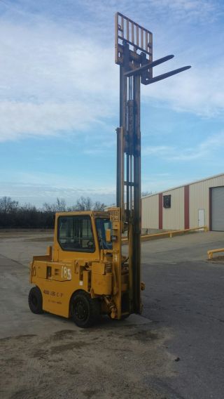 Drexel 4000lb Diesel Swing Mast Forklift - - Wow. . . photo