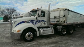 2007 Peterbilt 386 photo