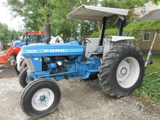 Ford 4610 Tractor Excellent Shape photo