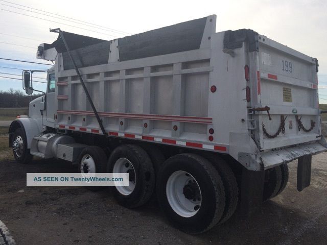 2009 Peterbilt 365 Dump Trucks photo